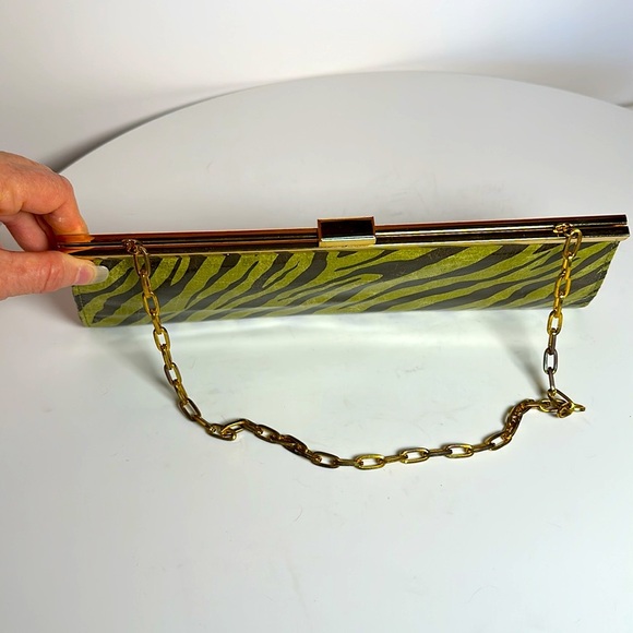 VINTAGE green tiger stripe clutch handbag hand painted canvas with gold chain - Picture 5 of 12